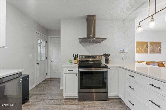 Building Photo - 38 Duncan Rd