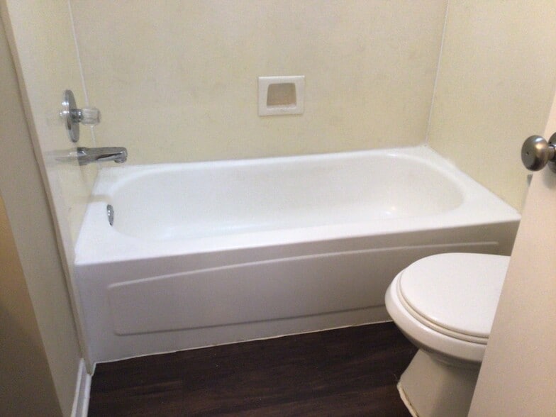 Building Photo - 3430 Maymist Dr