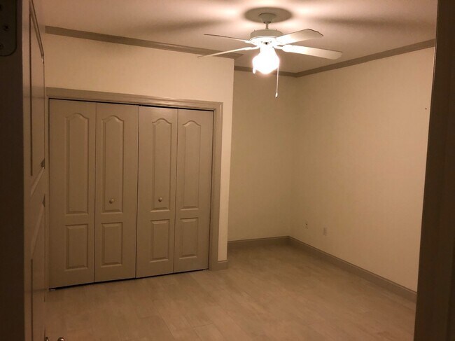 Building Photo - 2B/2B Condo in Old Bay Village – Upgraded ...