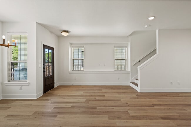 Building Photo - 602 Mercado St