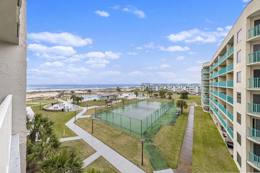 Building Photo - 375 Plantation Rd