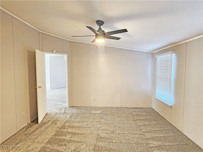 Building Photo - 320 W Comstock Cir N