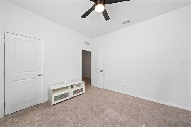 Building Photo - 1485 Effra Wy