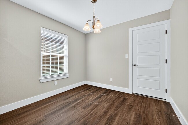 Building Photo - 1016 Ray Dr