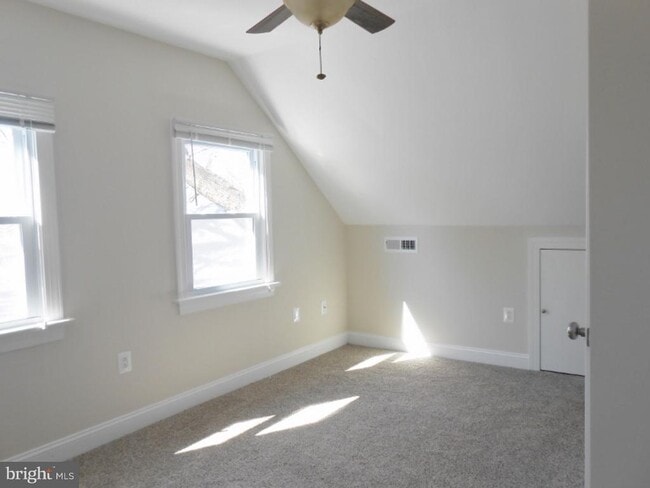 Building Photo - 2349 Woodland Rd