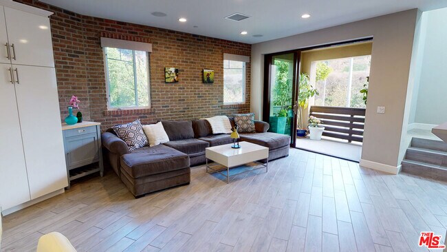 Building Photo - 12860 S Seaglass Cir