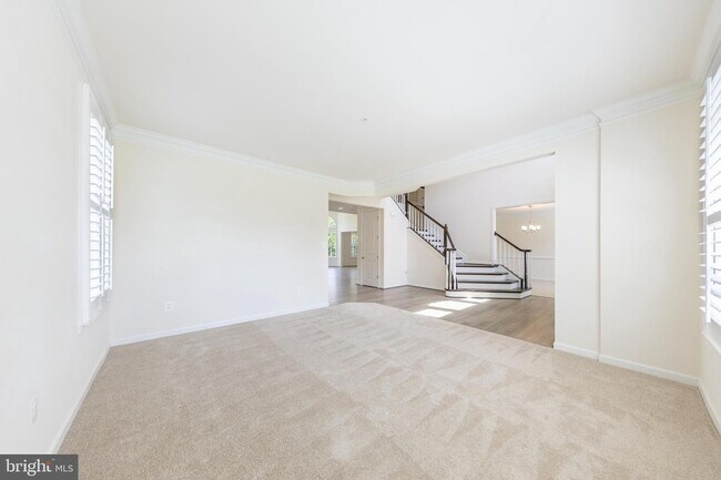 Building Photo - 7640 Knotting Hl Ln