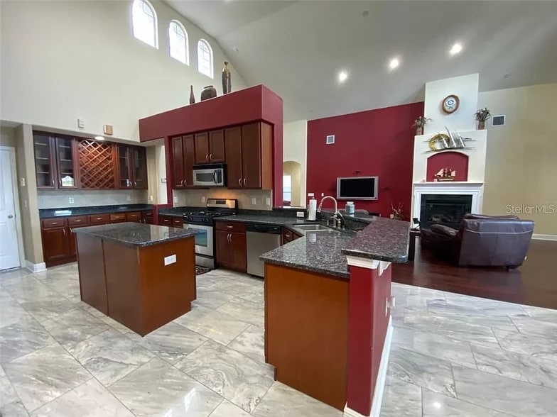 Building Photo - 16235 Ivy Lake Dr