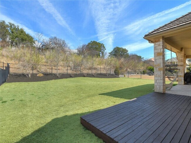 Building Photo - 305 Maxwell Way