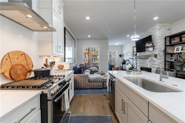 Building Photo - 4337 Parkside Pl