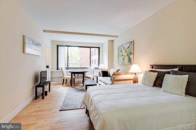 Building Photo - 1021 Arlington Blvd