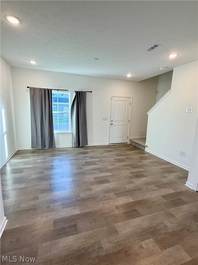 Building Photo - 677 Crossings Ln
