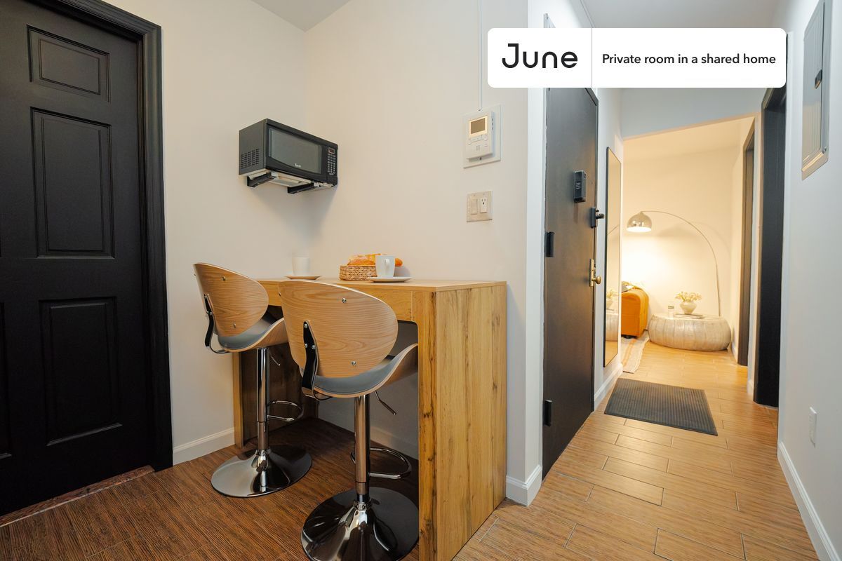 Building Photo - Room in Shared 3 bed/1 bath home in Chinatown
