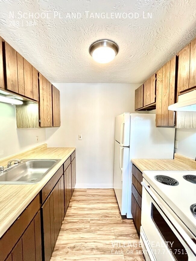 Building Photo - 343 N School Pl