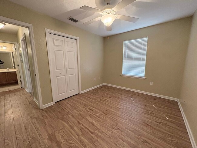 Building Photo - 2370 Quazar Cir