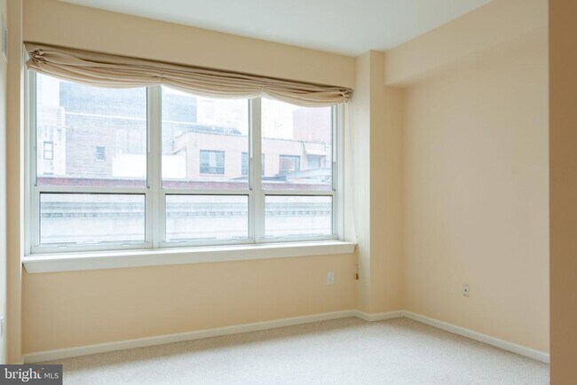 Building Photo - 1425 Locust St