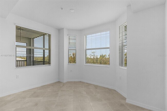Building Photo - 14211 Heritage Landing Blvd