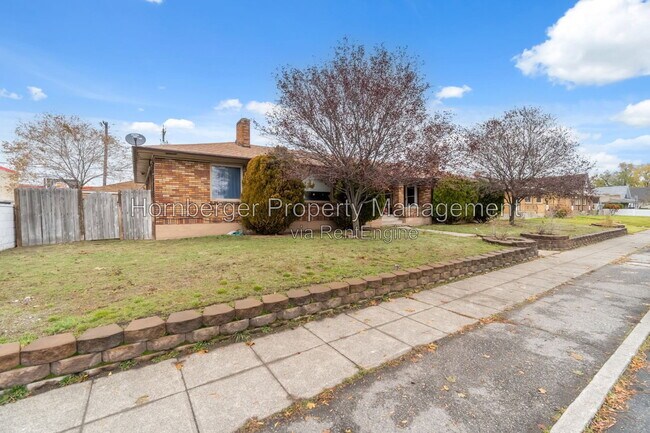 Building Photo - 11 E Rich Ave