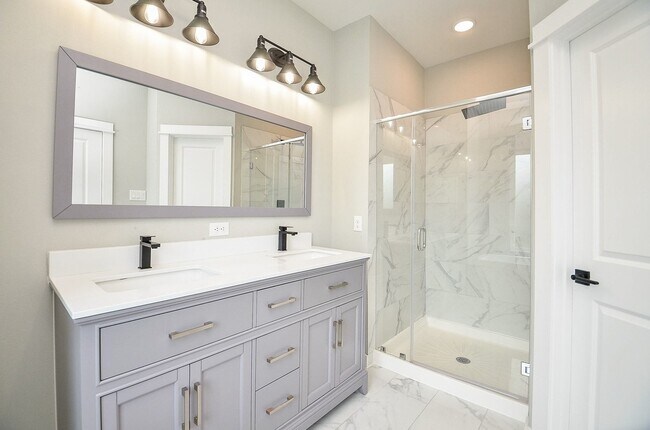 Building Photo - 6708 Parker Grv Ln