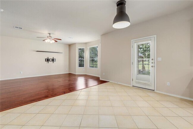 Building Photo - 1709 Woodvista Pl
