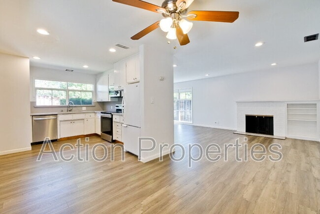 Building Photo - 1034 Tulane Dr