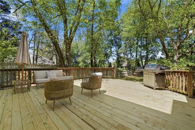 Building Photo - 1810 Westwind Dr