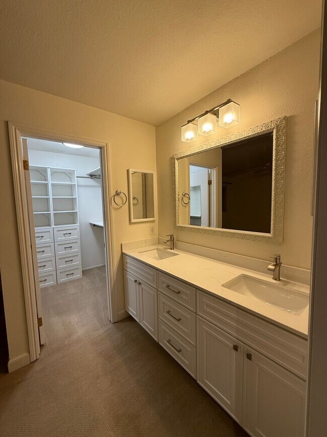 Building Photo - 290 Riverwood Cir