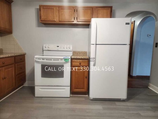 Building Photo - 1327 25th St NE