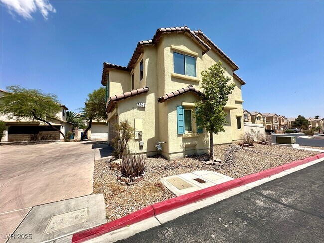 Building Photo - 9978 Erie Stream Way