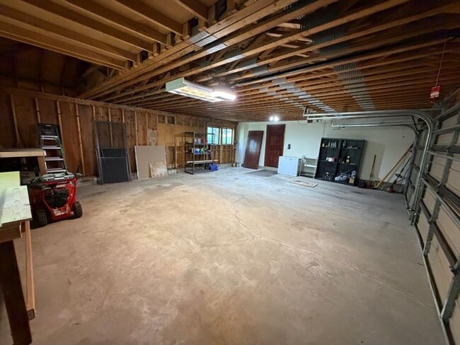 Building Photo - Beautiful Bountiful Home Near Temple & Mueller Park – Prime Location