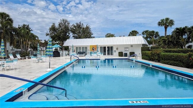 Building Photo - 2929 SE Ocean Blvd