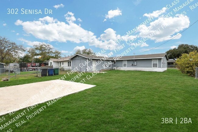 Building Photo - 302 Senisa Dr