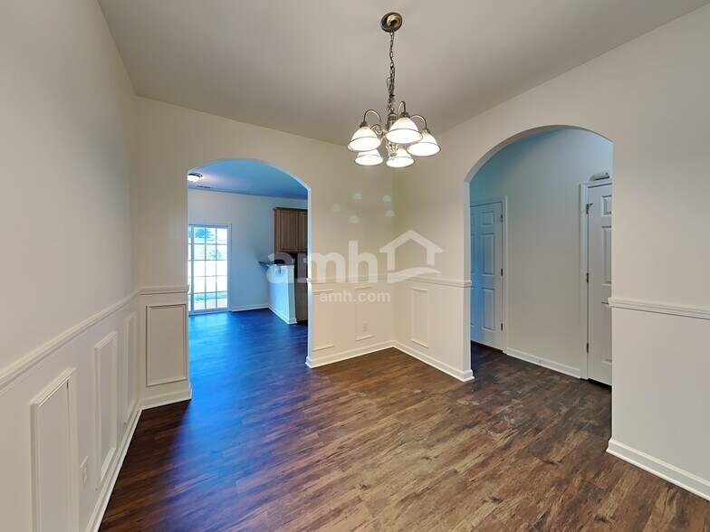 Building Photo - 2948 Clover Rd NW