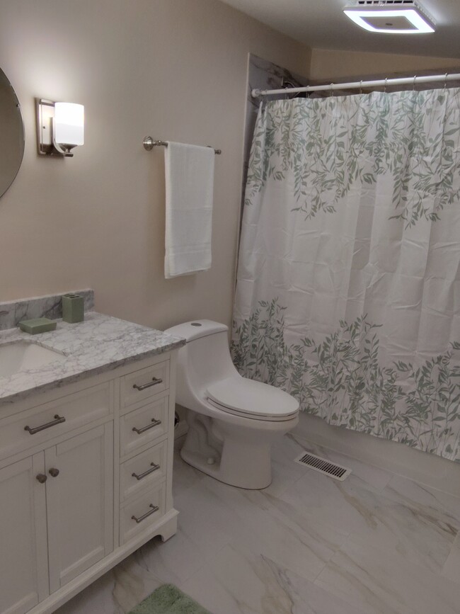 2nd Master Bath - 11300 SE 44th Ave