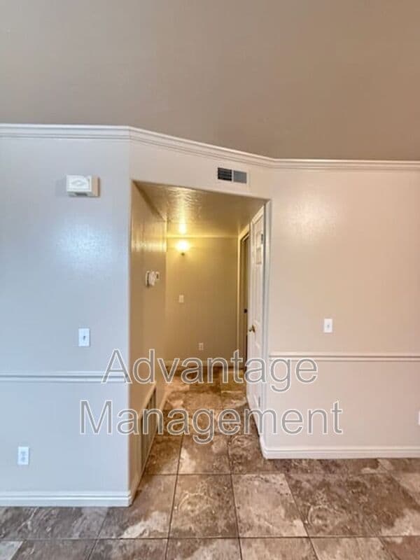 Building Photo - 1519 S 125 E St