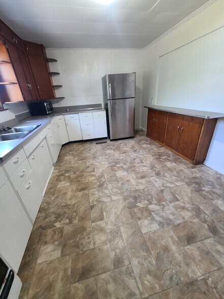 Building Photo - 211 N. New St., Apt. 4