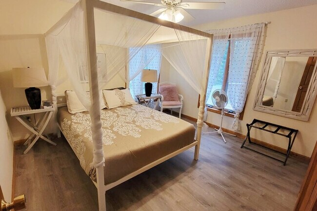 Building Photo - 66 Paquette Dr