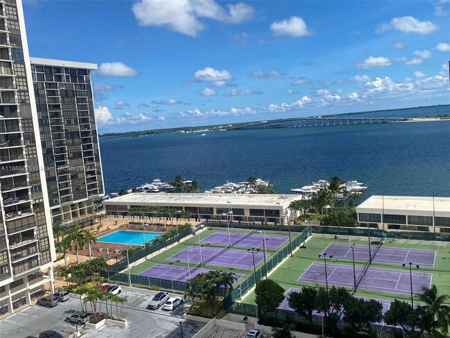 Building Photo - 1915 Brickell Ave