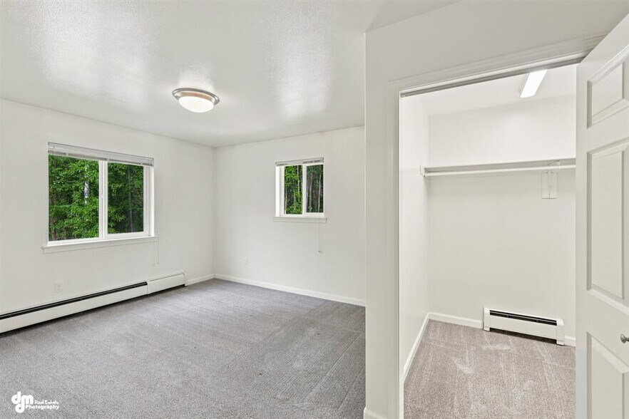 Building Photo - 6101 W Lombard Cir