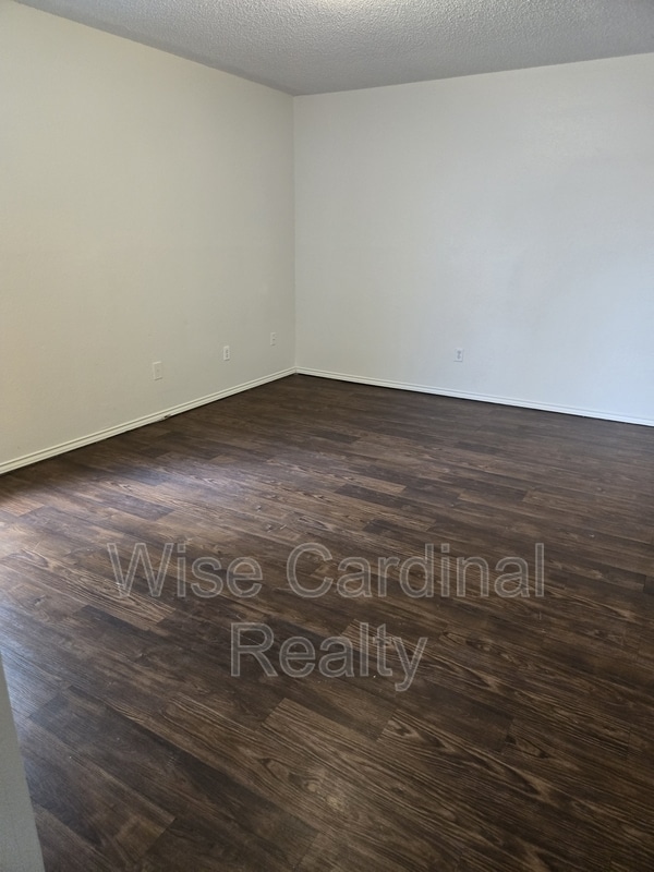 Building Photo - 5709 Auburn Dr