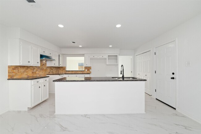 Building Photo - 2707 Ashford Trail Dr