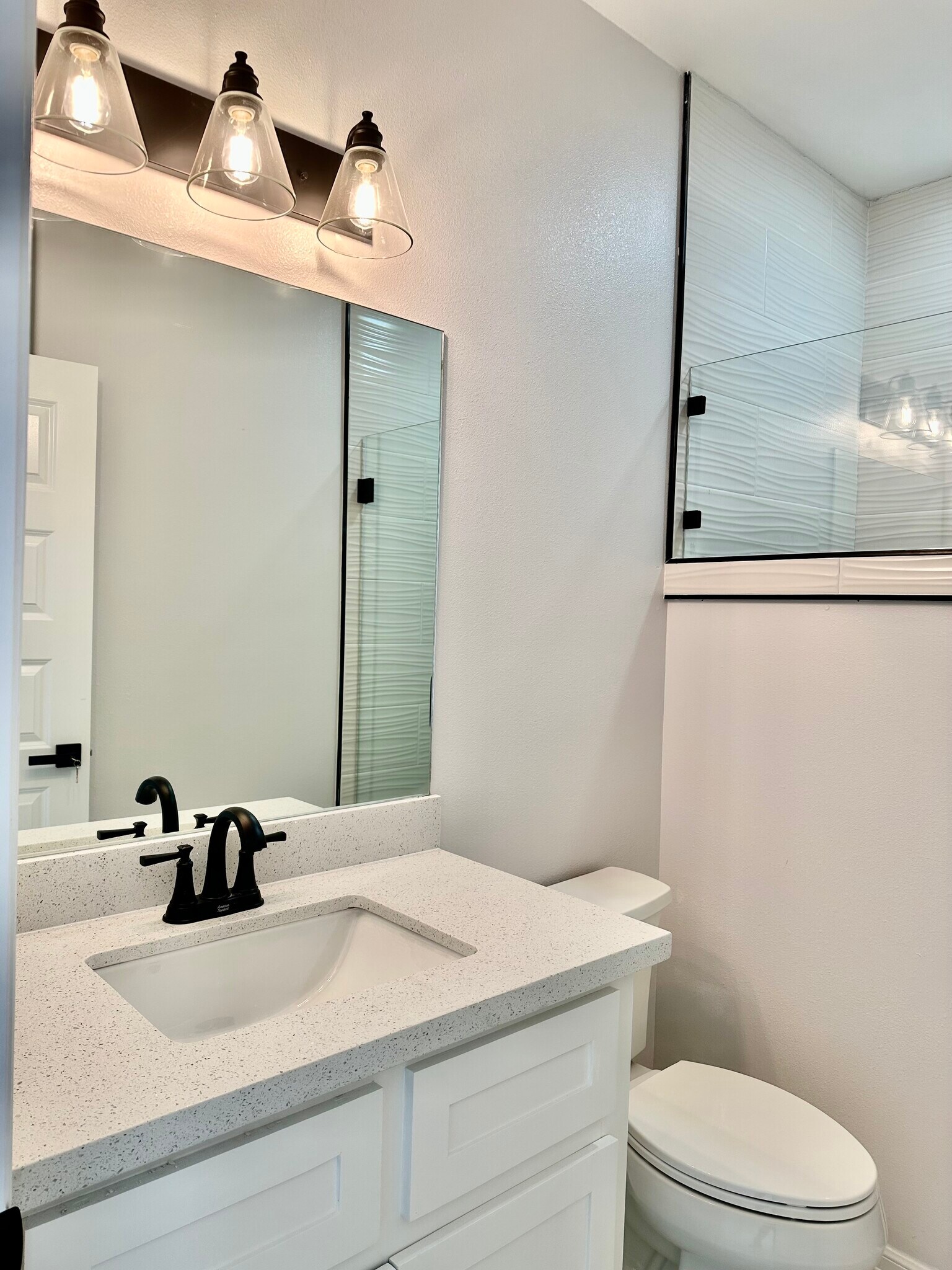 Building Photo - 1006 Escondido Ln E