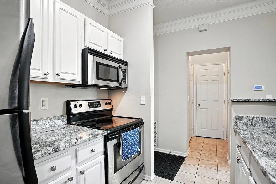 Building Photo - 6117 Craughwell Ln