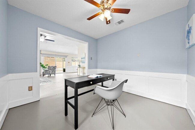 Building Photo - 1702 Coturnix Dr