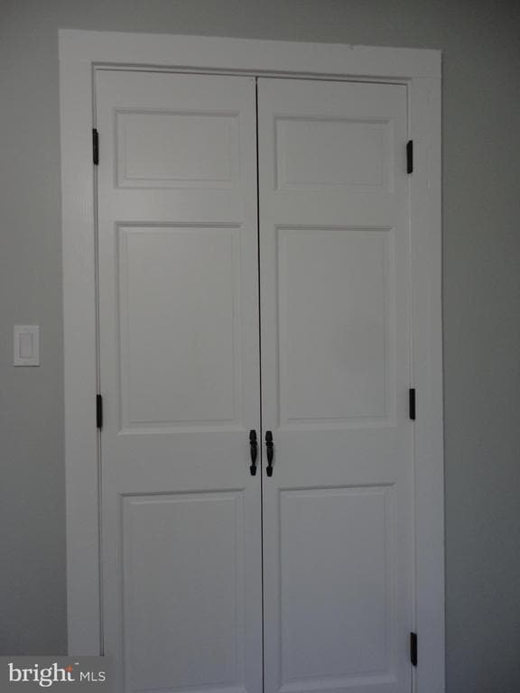 Building Photo - 814 Rustic Ln