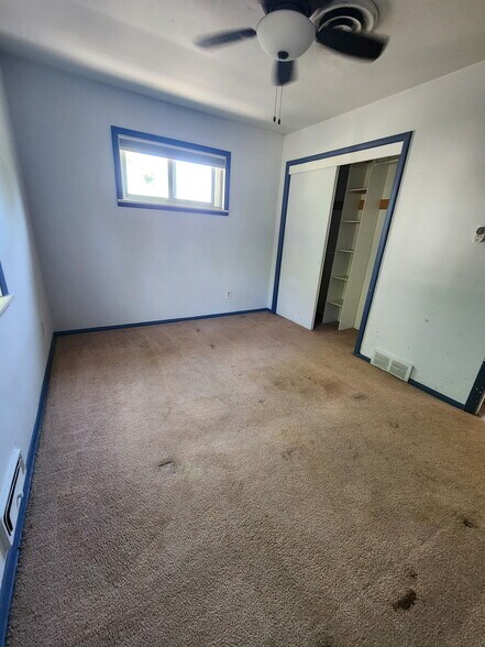 Building Photo - 1495 S Grape St