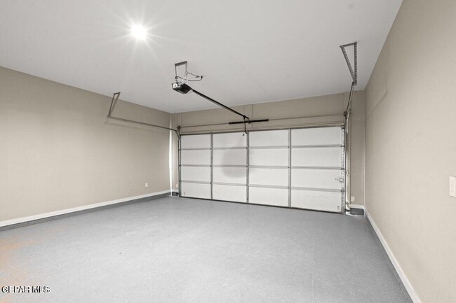 Building Photo - 2728 Tierra Oasis St