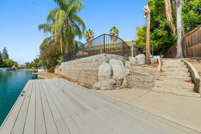 Building Photo - SPECIAL OF THE MONTH -   Beautiful NW Bakersfield Home with Lake Access!!