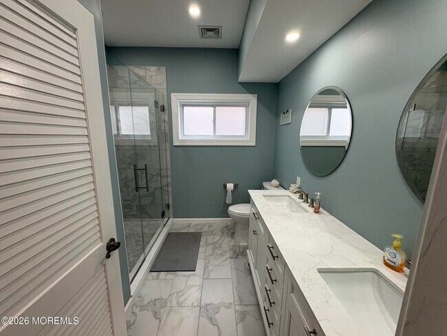 Building Photo - 3608 Ocean Terrace