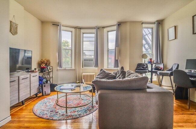 Primary Photo - 106 11th St